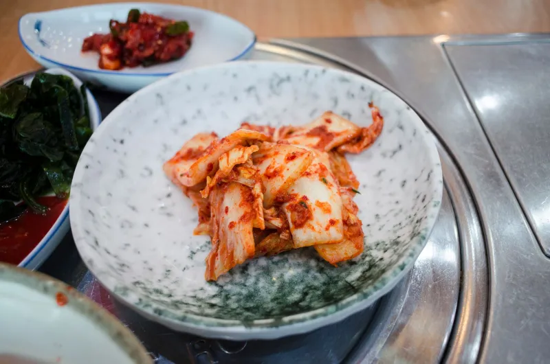 Fermented Foods vs. Probiotic Capsules: What the Science of Gut Colonization Actually Reveals